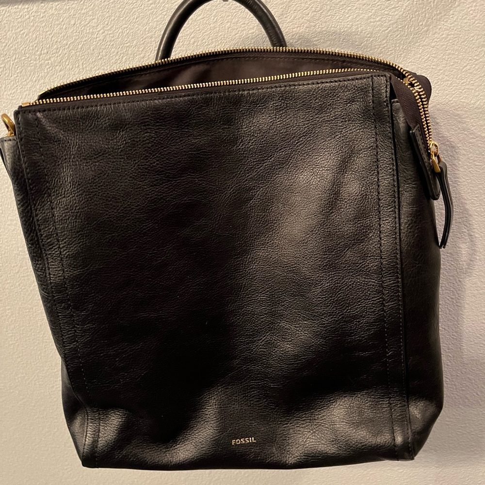 NWOT Black leather Fossil brand convertible backpack purse